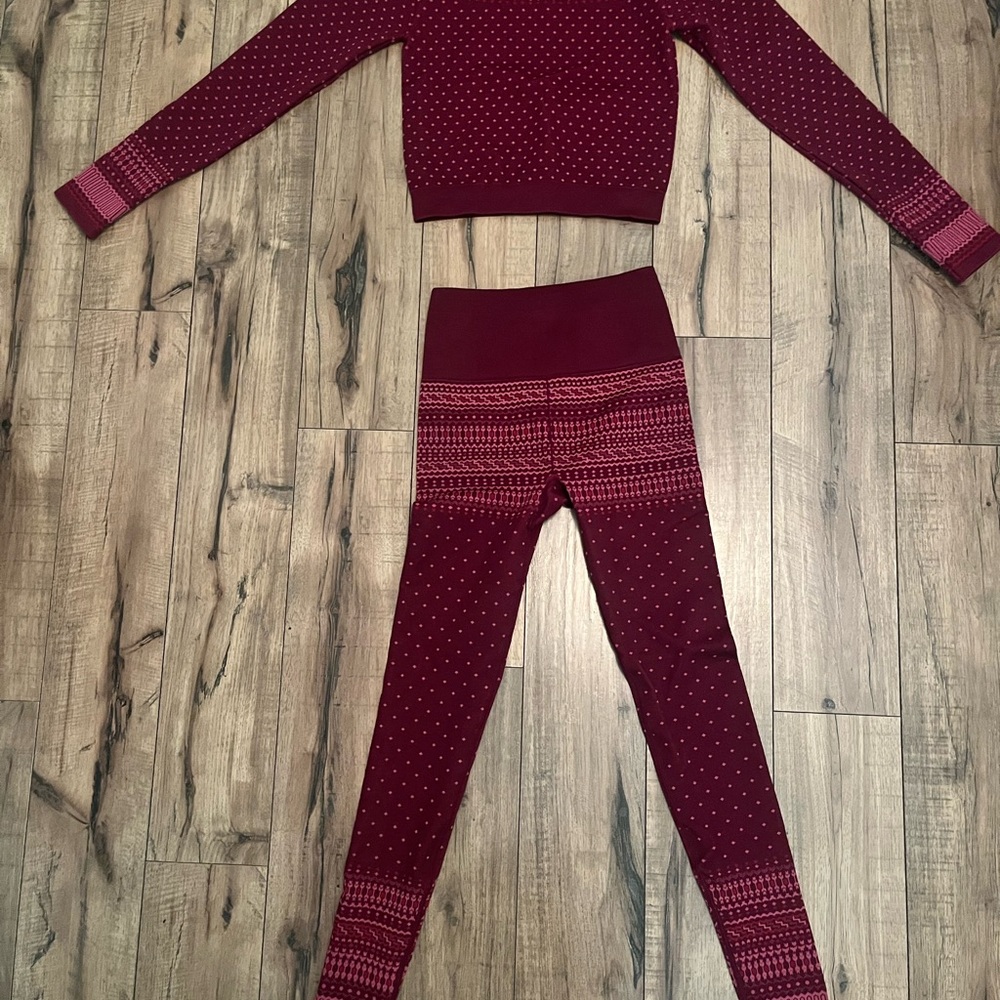 Fabletics Magenta Patterned Leggings Set - image 5